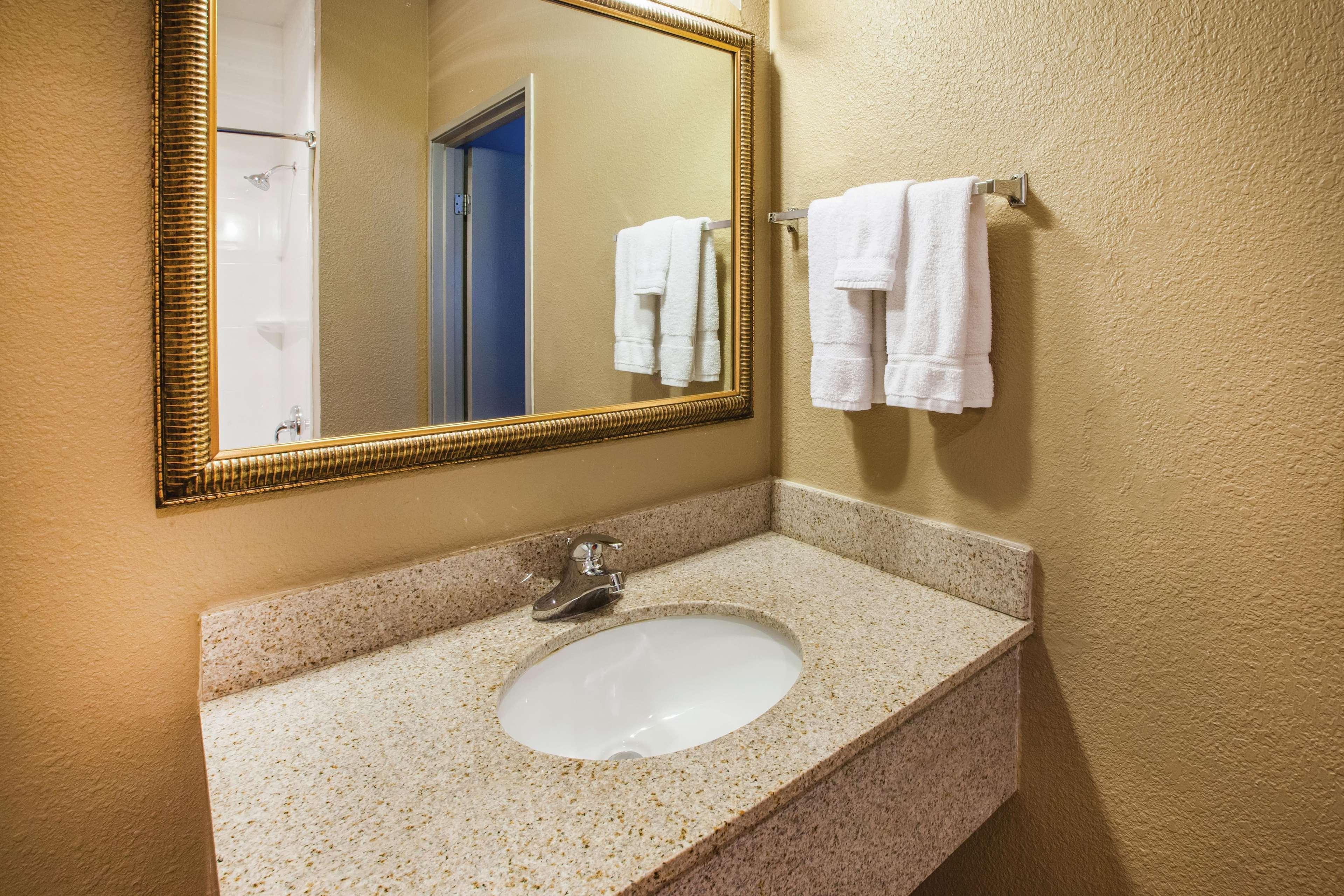 La Quinta Inn By Wyndham Indianapolis North Екстер'єр фото