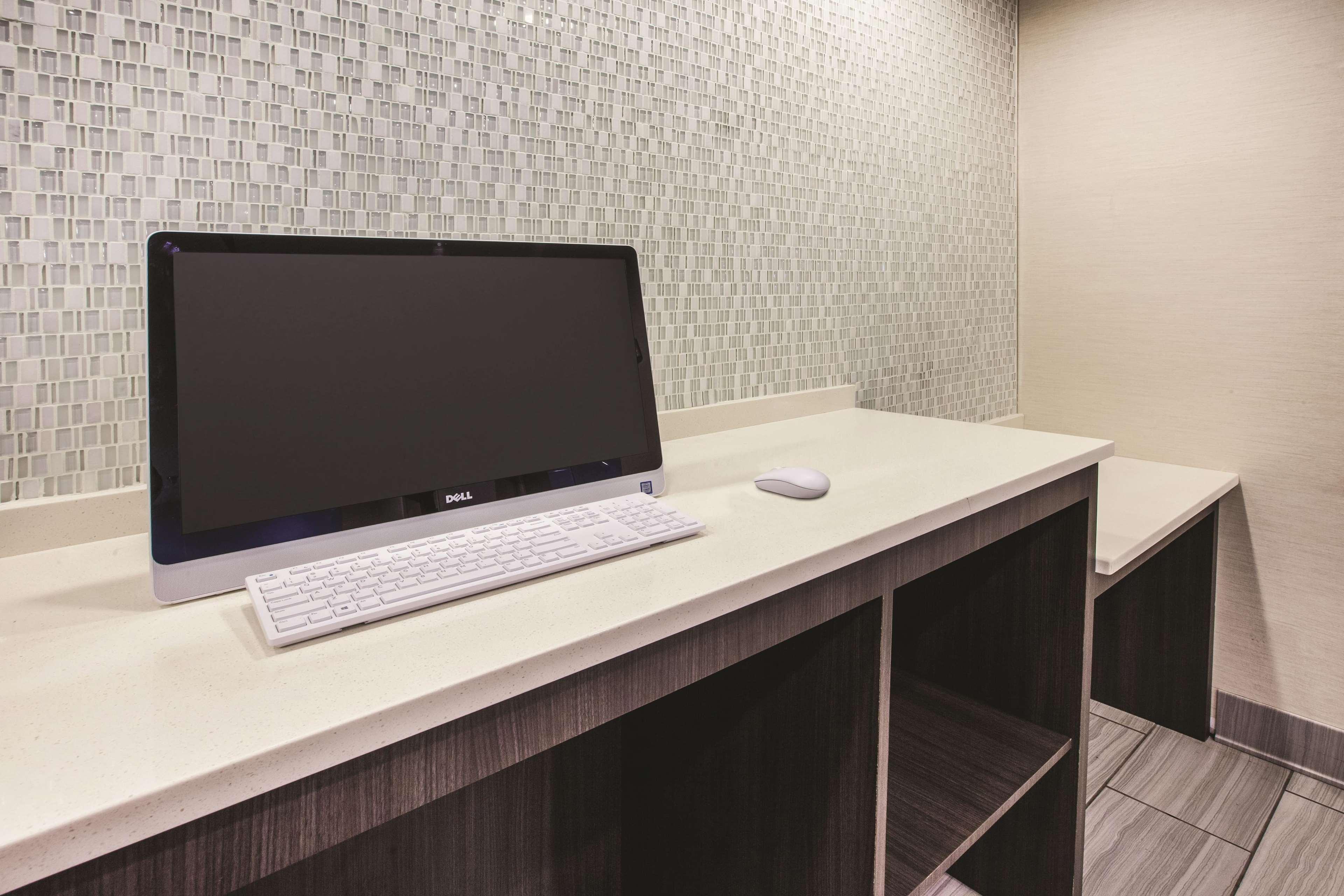 La Quinta Inn By Wyndham Indianapolis North Екстер'єр фото