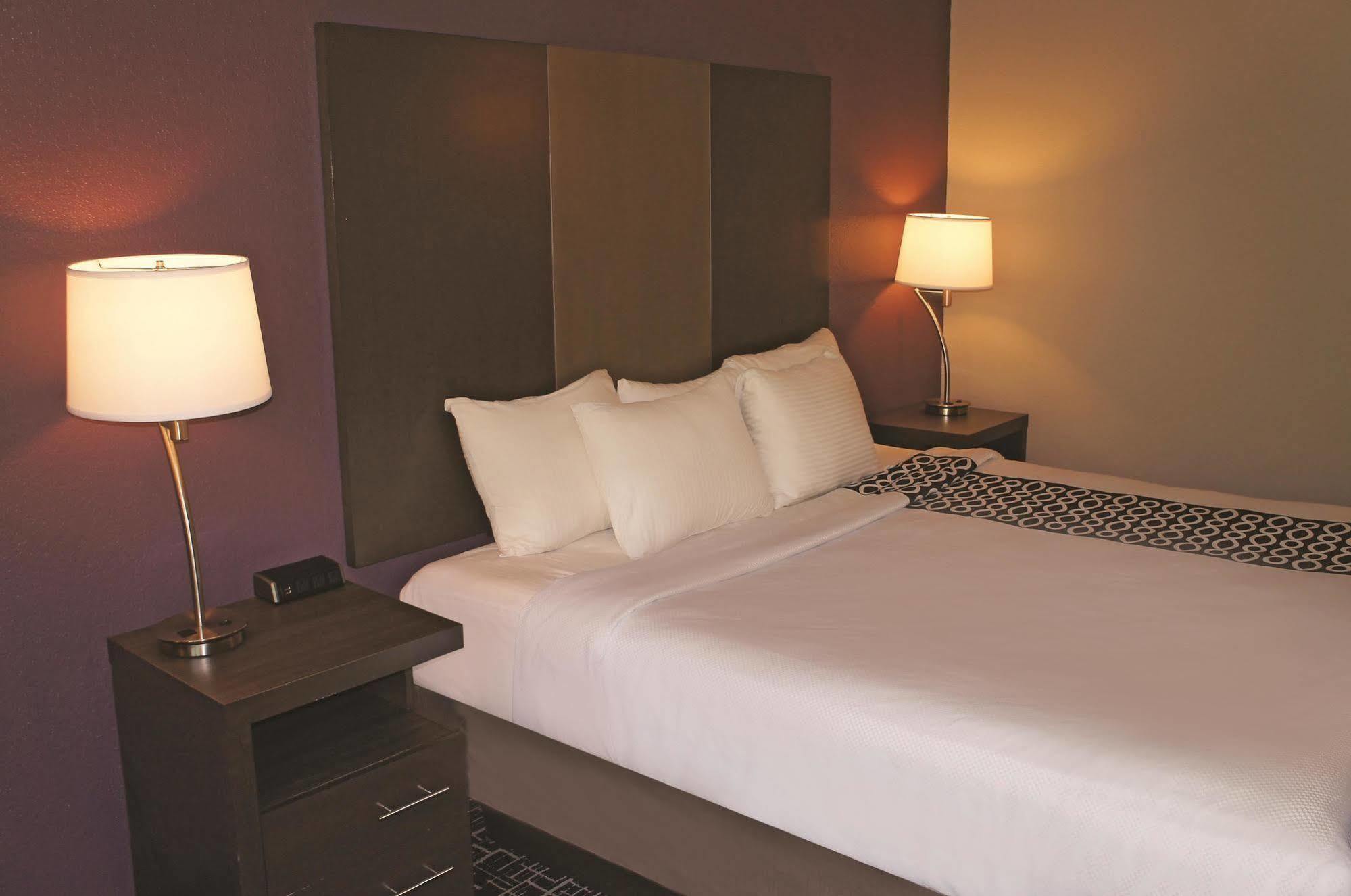 La Quinta Inn By Wyndham Indianapolis North Екстер'єр фото